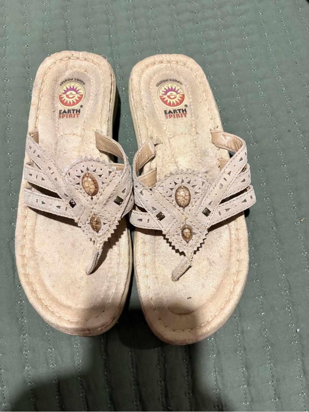 Earth Spirit Women's Beige/Tan Decorative Thong Sandals